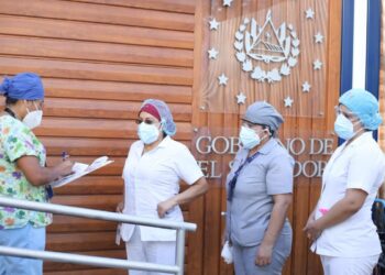 Continúan jornadas de vacunación contra la covid-19 este domingo