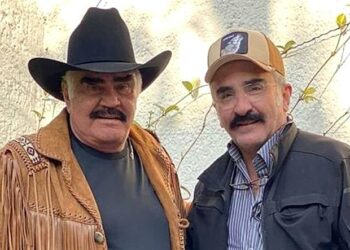 Vicente Fernández Jr. desmiente furioso muerte cerebral de su padre