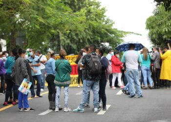 Trabajadores de empresas de seguridad privada marchan para exigir a patronal el respeto a las 8 horas laborales