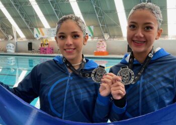 Satisfactorio desempeño de las salvadoreñas Cesia Castaneda y Grecia Mendoza en el Festival Calavera 2021 de natación artística en México
