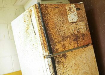 Así eran las refrigeradoras para almacenar vacunas que gobiernos anteriores dejaron al pueblo