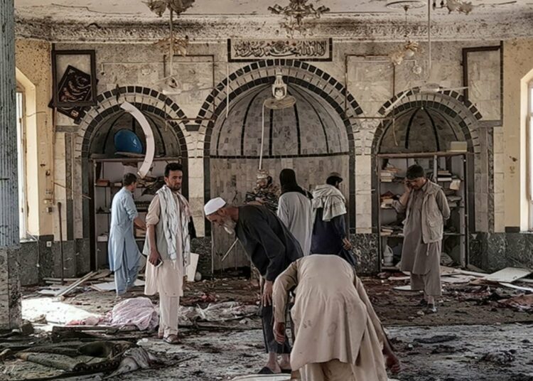 Al menos tres muertos tras una explosión en una mezquita de Nangarhar, al norte de Afganistán
