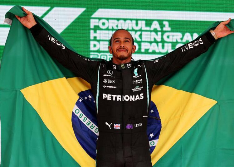 Hamilton se luce en Sao Paulo y gana el GP por delante de Verstappen