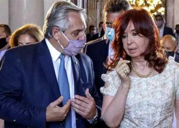Gobierno de Argentina pierde control del Congreso y ofrece diálogo a oposición