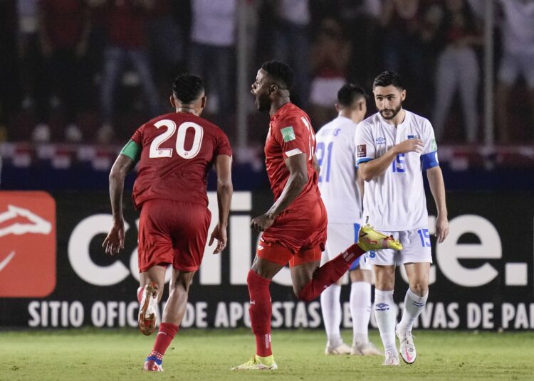 Panamá remontó 2-1 a El Salvador que tiene casi nulas su posibilidades de clasificar a Qatar