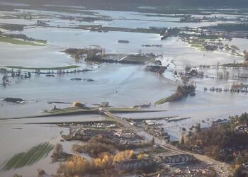 Históricas inundaciones arrasan una provincia de Canadá