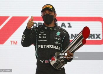 Lewis Hamilton arrasó en el GP de Qatar de Fórmula 1 y redujo la diferencia con Verstappen