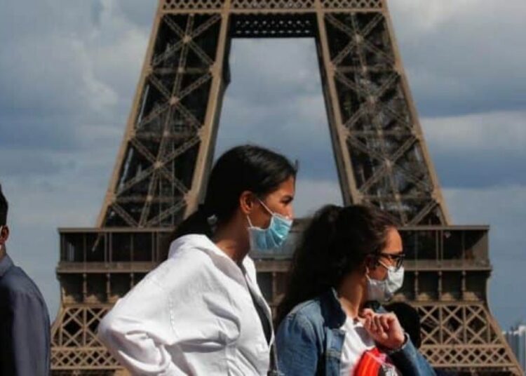 Francia alertó que la quinta ola de COVID-19 comenzó “como un rayo”