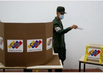 Venezuela celebra elecciones locales y regionales con participación de la opoción