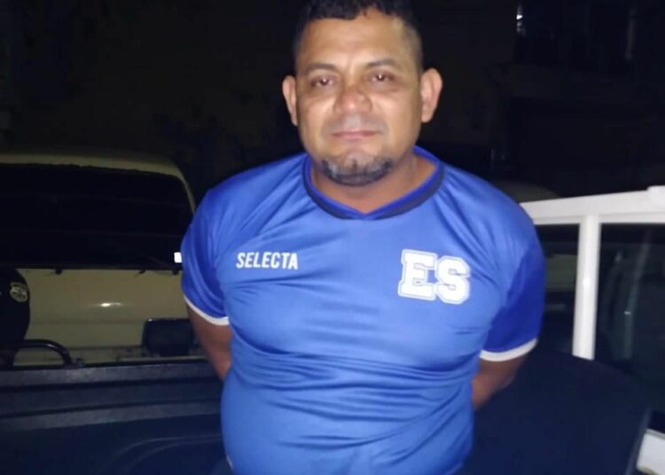 PNC captura a alcalde de El Congo por agredir a un hombre en San Salvador
