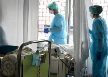 Continúa en ascenso la cifra de contagios de COVID-19 en Alemania, las autoridades evalúan implementar restricciones para los no vacunados