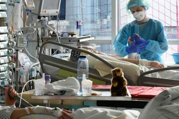 Nuevo récord de casos y más de 200 muertes en un día por covid-19 en Alemania