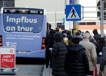 Austria multará con hasta 7.200 euros a quienes no se vacunen