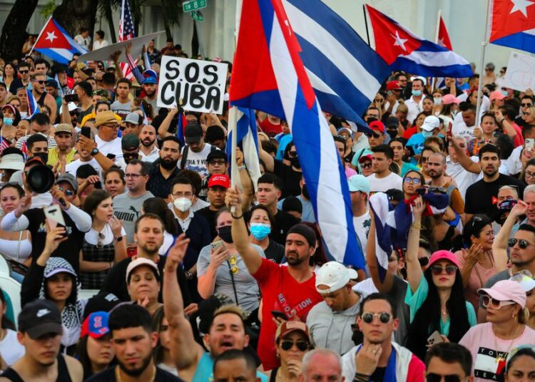 Cubanos planean tomar hoy las calles para manifestarse contra el gobierno