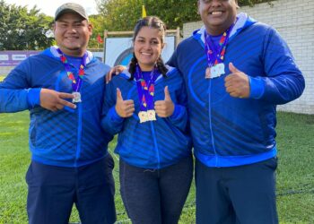 Arqueros salvadoreños se bañan de plata en Medellín, Colombia