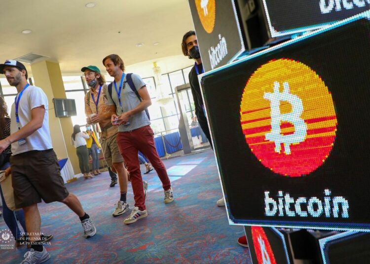 Inauguran el Adopting Bitcoin Lightning Summit para exponer beneficios del uso de criptomonedas