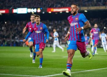 Barcelona venció 1-0 en el derbi catalán al Espanyol en el arranque de la era Xavi