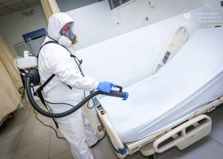 Ministerio de Salud realiza jornada de higienización en el Hospital Nacional Saldaña