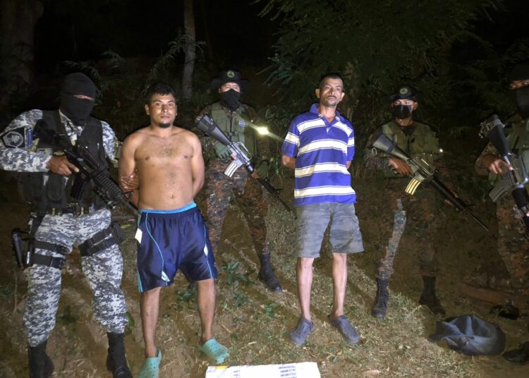 Fuerza Armada intercepta contrabando de mercadería en Ahuachapán