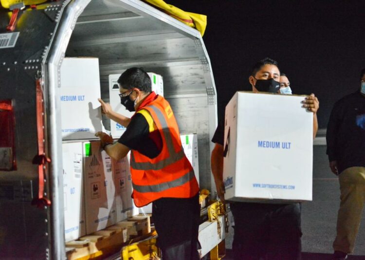 Llega al país un nuevo lote de 205,920 vacunas contra el COVID-19 de Pfizer