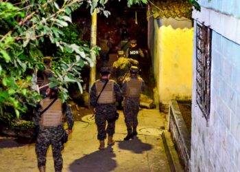 Ministro de Defensa encabeza despliegue nacional ordenado por el Presidente Bukele