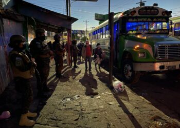 Fuerza Armada realiza controles preventivos para la seguridad de los salvadoreños