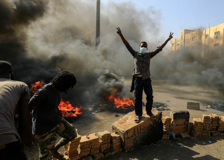 Al menos un muerto por disparos en protesta contra golpe de Estado en Sudán