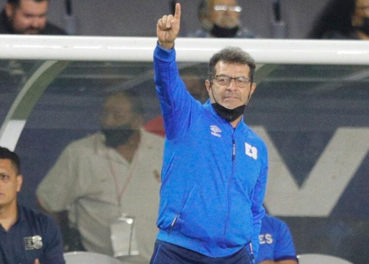 Hugo Pérez: «El rendimiento de El Salvador fue casi perfecto»