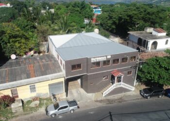 Fiscalía incauta cuatro inmuebles y 30 vehículos pertenecientes a una estructura delincuencial en Santa Ana