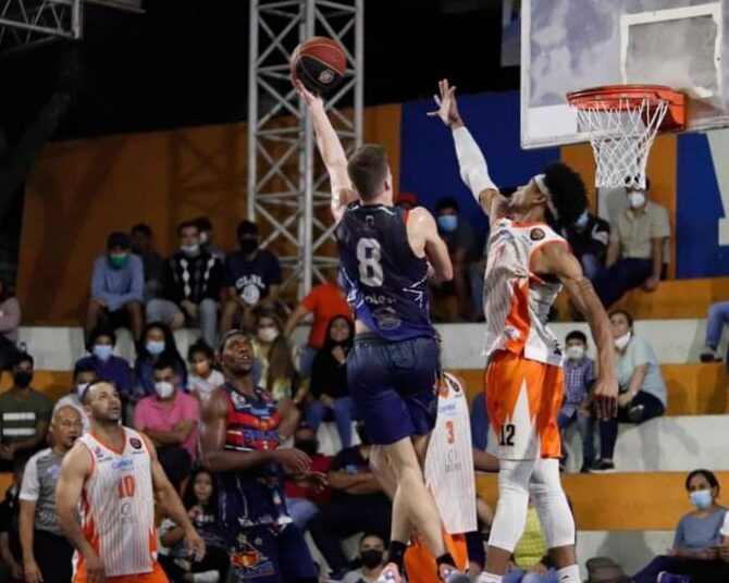 Águila es el primer clasificado a semifinales de ma Liga Mayor de Baloncesto