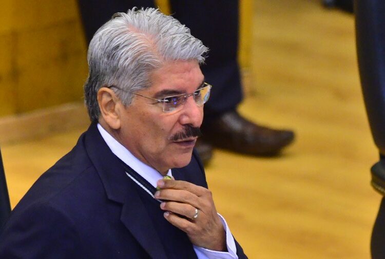 Asamblea aprueba que sea la PGR quien nombre defensor público para el diputado Norman Quijano, en caso de desafuero