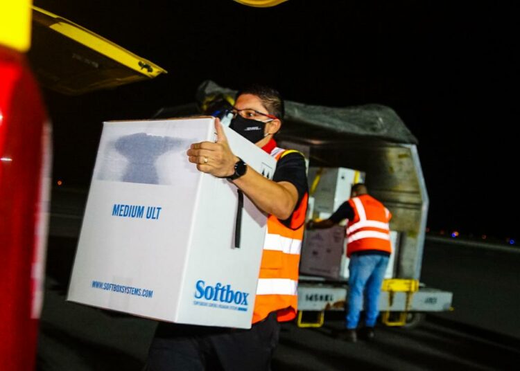 El Salvador recibe hoy nuevo lote de vacunas Pfizer contra el COVID-19