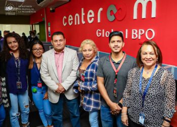 Jóvenes sin experiencia y mayores de 40 años son contratados a través del Programa Oportunidades