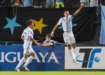 Uruguay perdió 0-1 ante Argentina y empieza a peligrar su puesto rumbo a Qatar 2022
