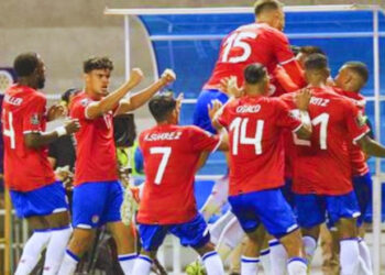 Costa Rica renueva ilusiones con gol en último minuto y deja a Honduras en coma