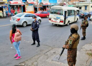 PNC y Fuerza Armada continúan realizando patrullajes en diferentes puntos del país