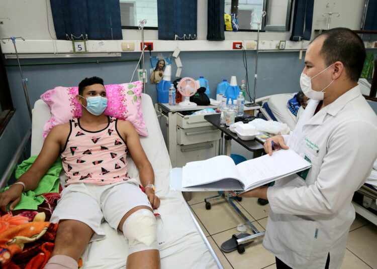 El seleccionado de fútbol playa Rúben Batres se recupera tras su accidente en lancha