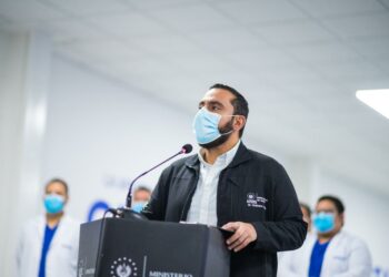 «Somos uno de los pocos países en el mundo que está aplicando la tercera dosis»: Ministro de Salud