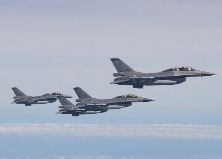 Taiwán envió aviones de combate para repeler una nueva incursión de 27 naves chinas en su zona de defensa aérea