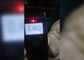Detienen a conductor con 462 grados de alcohol