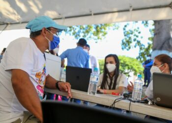 Alcaldía de San Salvador y ANDA unen esfuerzos para acercar servicios a la población a través de una agencia móvil