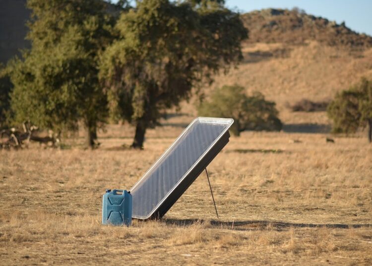 Crean un dispositivo que capta agua del aire mediante energía solar que podría dotar con el recurso a más de 1.000 millones de personas