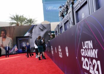 Latin Grammy 2021: La alfombra roja y todos los outfits de los artistas invitados