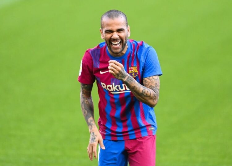 El curioso salario que cobrará Dani Alves y el gesto del Barcelona por su regreso al club