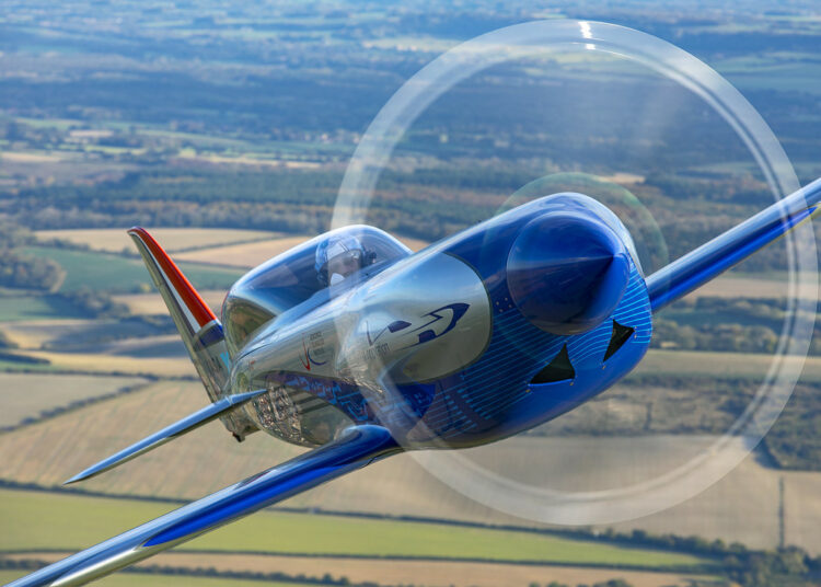 Rolls-Royce crea el avión totalmente eléctrico «más rápido del mundo»