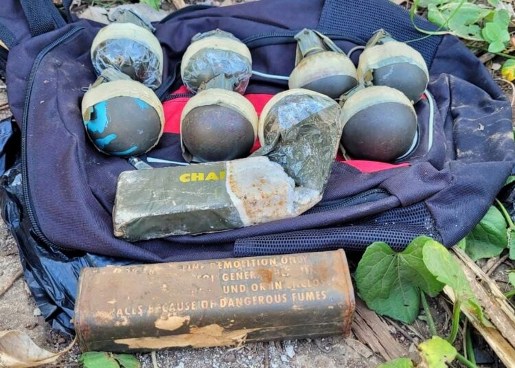 PNC localiza granadas y explosivos abandonados por pandilleros