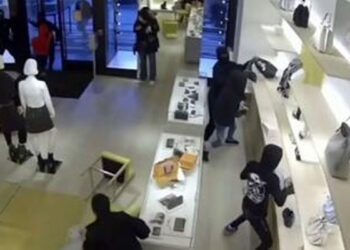 Arrestaron a tres personas que formaron parte de un violento robo relámpago a tiendas de lujo en California