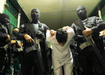 Ministro de Seguridad reporta más de 300 capturados por alza de homicidios de los últimos días