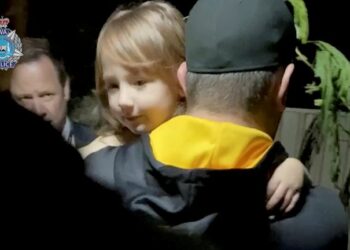 Hallaron a Cleo Smith: la niña australiana está sana y salva luego de más de dos semanas desaparecida