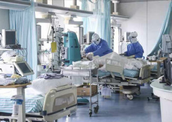 Médicos rusos invitan a famosos antivacunas a visitar las ‘zonas rojas’ de los hospitales para que vean con sus propios ojos a pacientes con covid-19